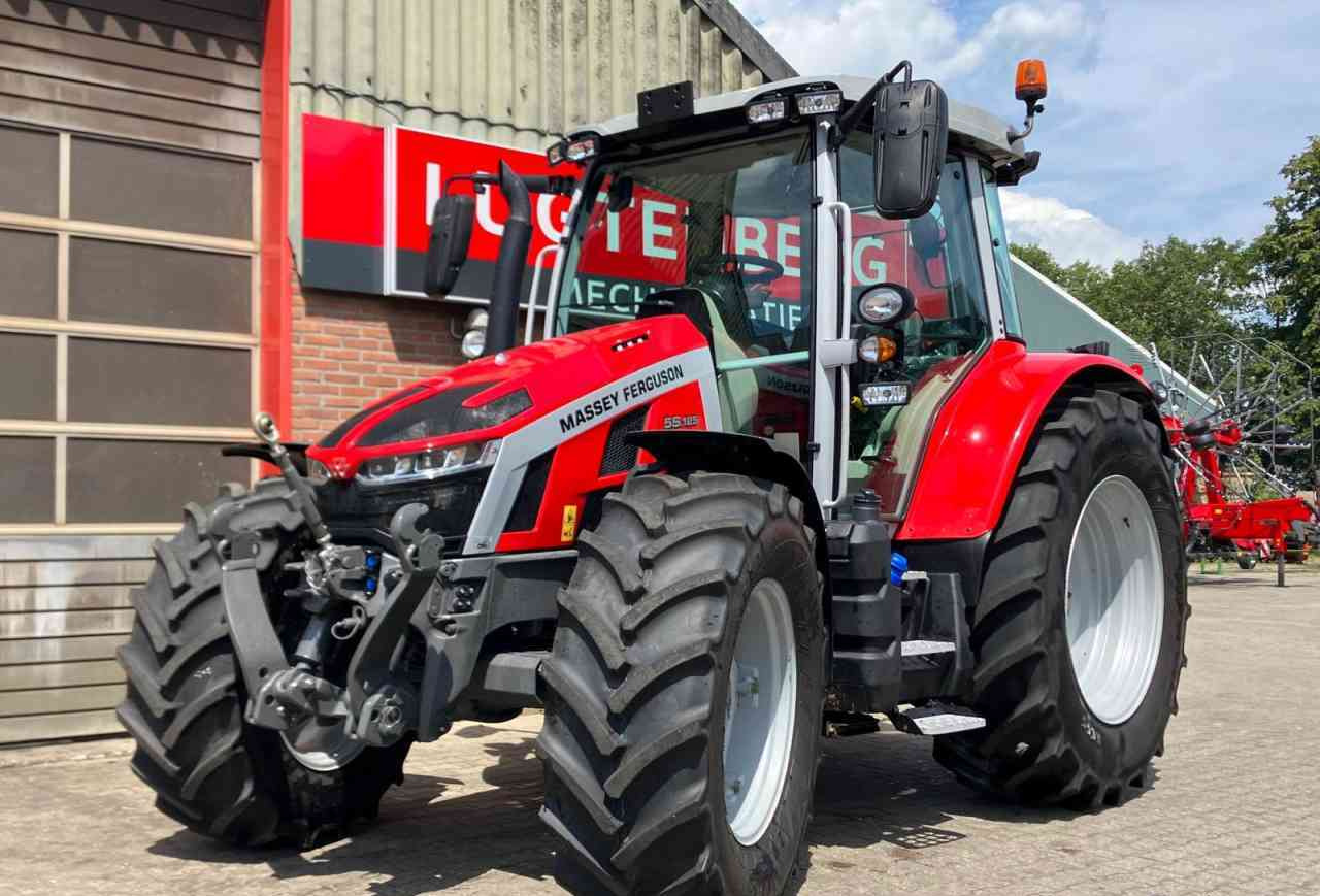Massey Ferguson 5S.125 Dyna-4 Essential tractoren. - Farm tractor: picture 1 Massey Ferguson 5S.125 Dyna-4 Essential tractoren. - Farm tractor: picture 1
