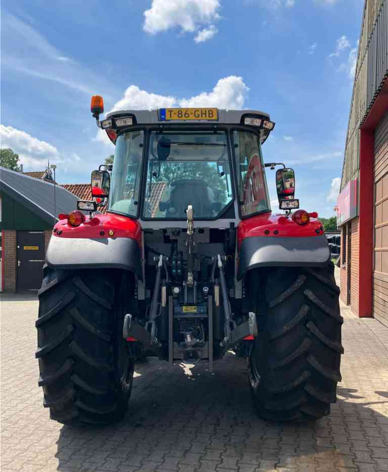 Massey Ferguson 5S.125 Dyna-4 Essential tractoren. - Farm tractor: picture 5 Massey Ferguson 5S.125 Dyna-4 Essential tractoren. - Farm tractor: picture 5