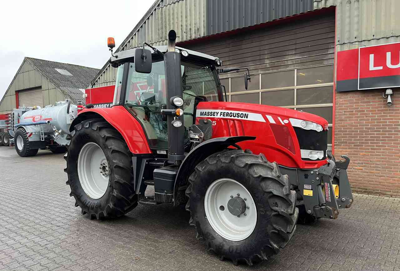 Massey Ferguson 7715 Dyna-6 Essential Tractoren - Farm tractor: picture 2 Massey Ferguson 7715 Dyna-6 Essential Tractoren - Farm tractor: picture 2