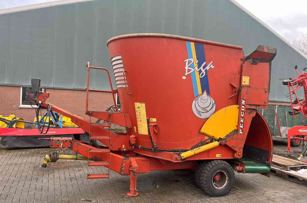 Peecon BIGA 10 voermengwagen, laadklep, voermachines - Forage mixer wagon: picture 1 Peecon BIGA 10 voermengwagen, laadklep, voermachines - Forage mixer wagon: picture 1