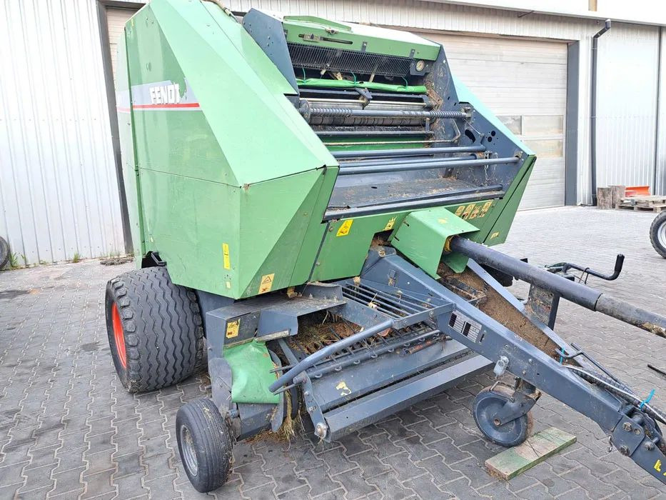 Fendt 2600 Vicon 1901 - Round baler: picture 3 Fendt 2600 Vicon 1901 - Round baler: picture 3