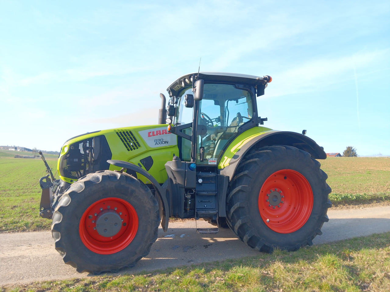 CLAAS Claas Axion 830 C MATIC CEBIS - Farm tractor: picture 2 CLAAS Claas Axion 830 C MATIC CEBIS - Farm tractor: picture 2