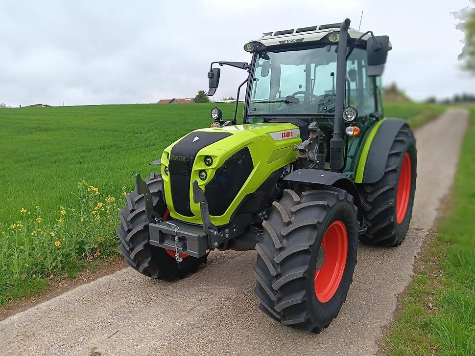 Claas Axos 240 - Farm tractor: picture 1 Claas Axos 240 - Farm tractor: picture 1