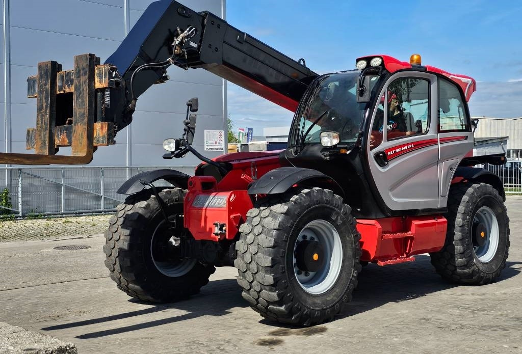 Telescopic handler Manitou MLT 961 145 V + L JD ST4 S1 ELITE: picture 11