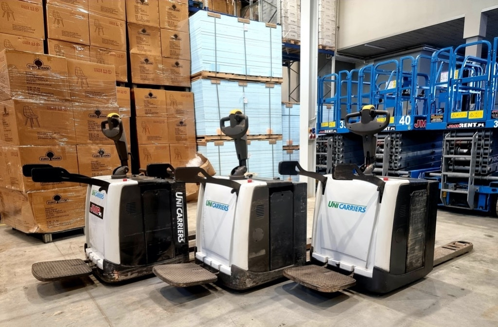 UniCarriers PMR200 - Stacker: picture 3 UniCarriers PMR200 - Stacker: picture 3