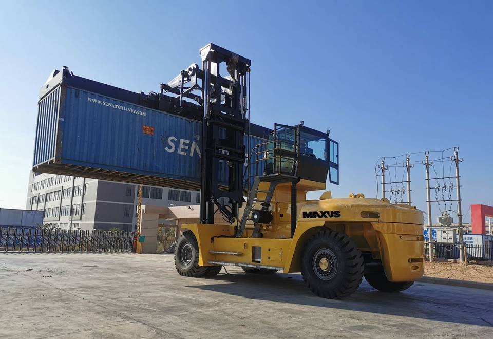 NEW KALMAR 40 TON Maxus Cummins Container Forklift | НОВИЙ KALMAR 40 ТОН Maxus Cummins візок для контейнерів вилковий - Container handler: picture 3 NEW KALMAR 40 TON Maxus Cummins Container Forklift | НОВИЙ KALMAR 40 ТОН Maxus Cummins візок для контейнерів вилковий - Container handler: picture 3