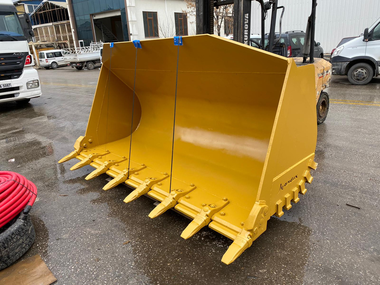 CAT 950 - Loader bucket for Loader: picture 5 CAT 950 - Loader bucket for Loader: picture 5