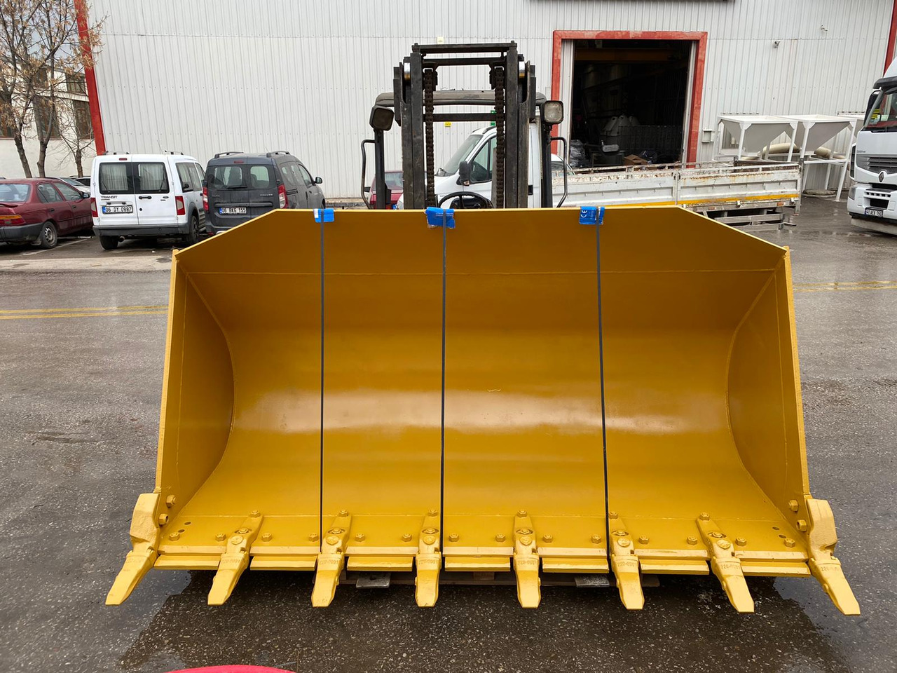 CAT 950 - Loader bucket for Loader: picture 4 CAT 950 - Loader bucket for Loader: picture 4