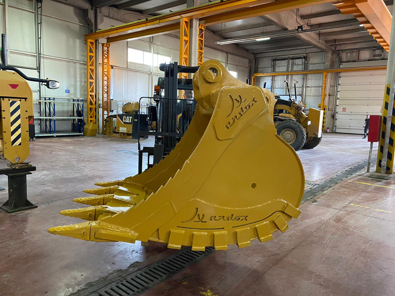 CAT Rock Bucket - Excavator bucket for Construction machinery: picture 5 CAT Rock Bucket - Excavator bucket for Construction machinery: picture 5