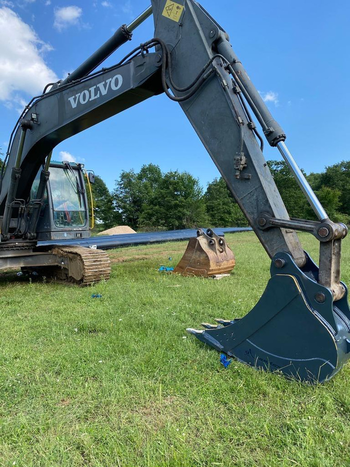 CAT - Excavator bucket for Mini excavator: picture 3 CAT - Excavator bucket for Mini excavator: picture 3