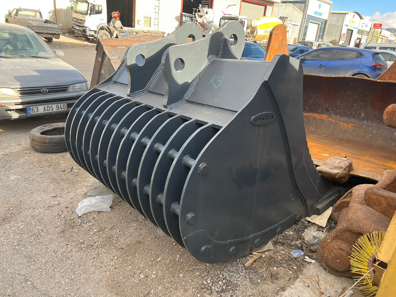 Komatsu - Sorting bucket for Construction machinery: picture 2 Komatsu - Sorting bucket for Construction machinery: picture 2