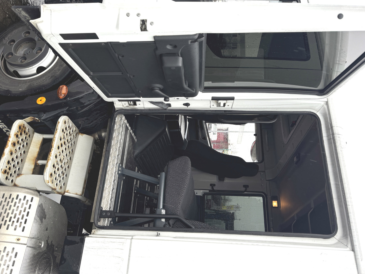 Refrigerator truck for transportation of food IVECO 80-190: picture 12