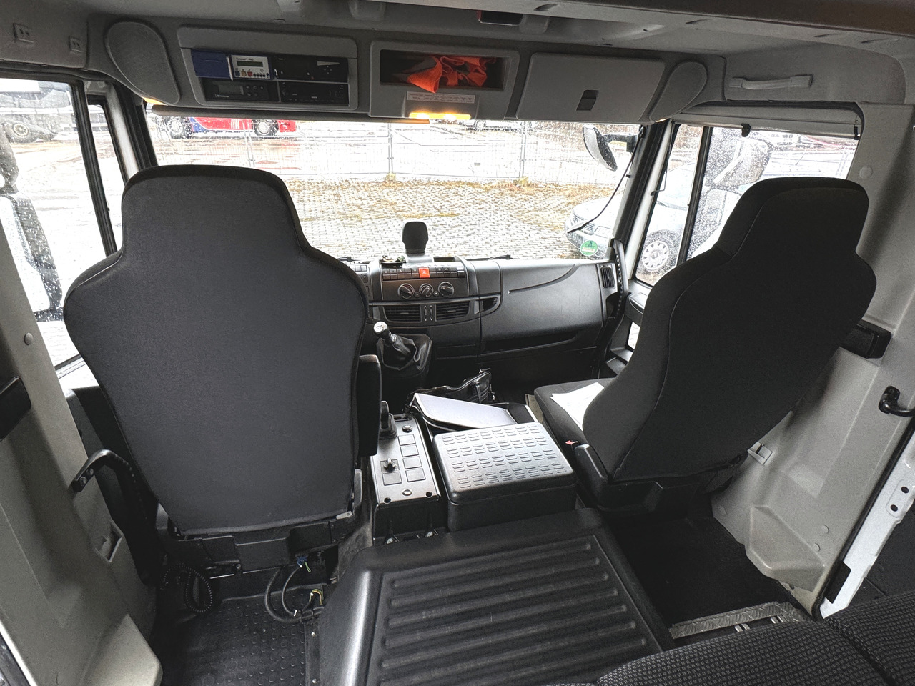 Refrigerator truck for transportation of food IVECO 80-190: picture 14
