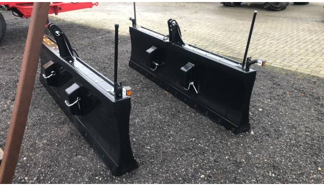 Bemu Frontschuif 2.50 Meter - Attachment for Agricultural machinery: picture 5 Bemu Frontschuif 2.50 Meter - Attachment for Agricultural machinery: picture 5
