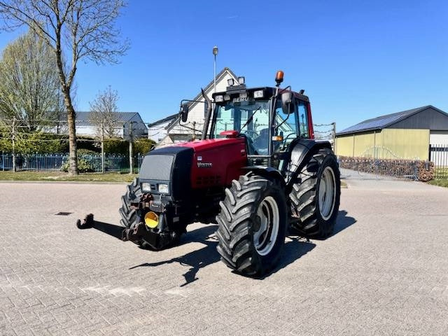 Valtra 6400, Luchtremmen, Fronthef, Frontaftakas - Farm tractor: picture 4 Valtra 6400, Luchtremmen, Fronthef, Frontaftakas - Farm tractor: picture 4