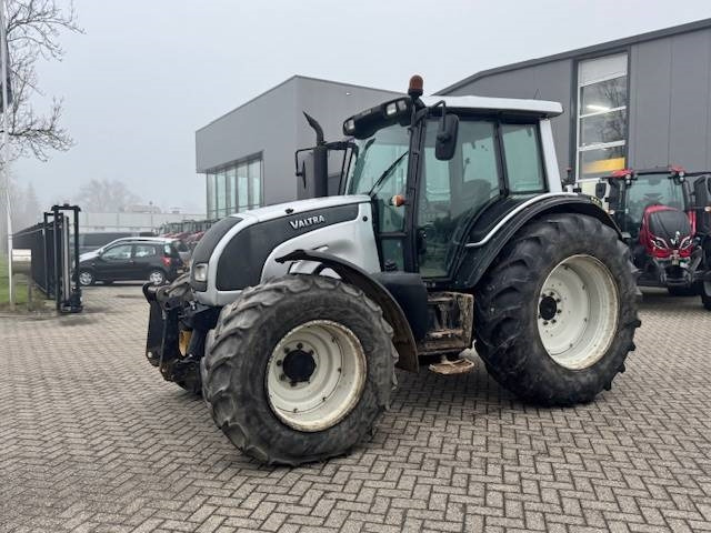 Farm tractor Valtra N141 hitech, Fronthef, Frontpto: picture 9