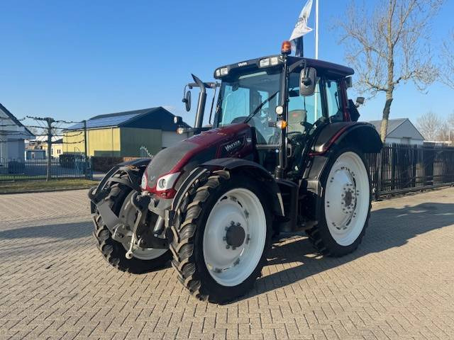 Valtra N93 hitech5, 2015, 517 uur! - Farm tractor: picture 1 Valtra N93 hitech5, 2015, 517 uur! - Farm tractor: picture 1