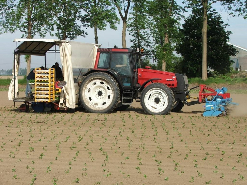 New Farm tractor Valtra Valmet Zuidberg Fronthef: picture 19