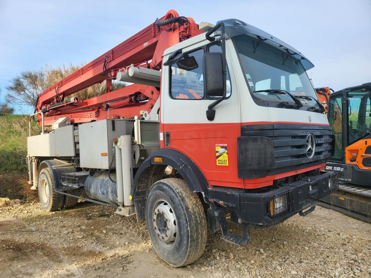 Mercedes 1922 - Concrete pump truck: picture 1 Mercedes 1922 - Concrete pump truck: picture 1