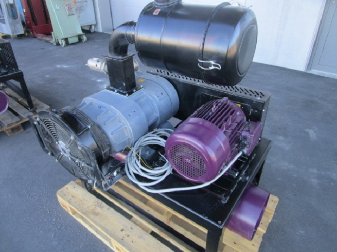 BARRATI VAKUUMPUMPE MIT GESTELL MIT ANSAUGFILTER UND SCHALLDÄMPFER - Packaging machinery: picture 3 BARRATI VAKUUMPUMPE MIT GESTELL MIT ANSAUGFILTER UND SCHALLDÄMPFER - Packaging machinery: picture 3