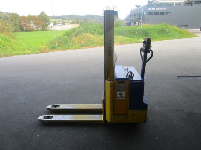 ELEKTRO HUBAMEISE STÖCKLIN 3 PzS 270 - Printing machinery: picture 2 ELEKTRO HUBAMEISE STÖCKLIN 3 PzS 270 - Printing machinery: picture 2