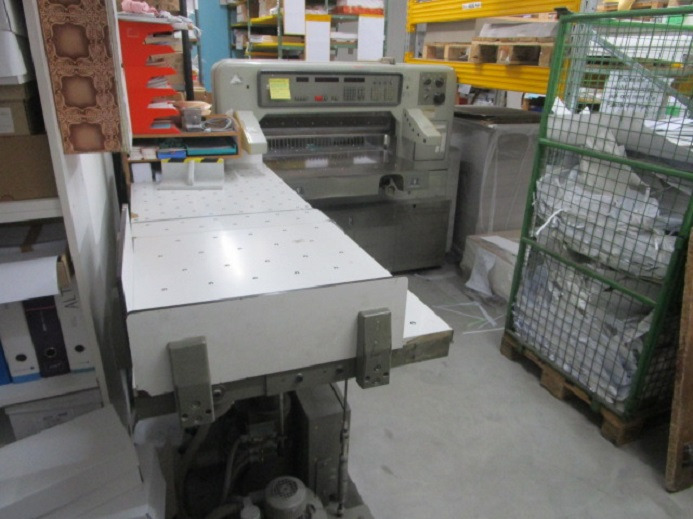 POLAR 92 EMC - Paper cutting machine: picture 2 POLAR 92 EMC - Paper cutting machine: picture 2
