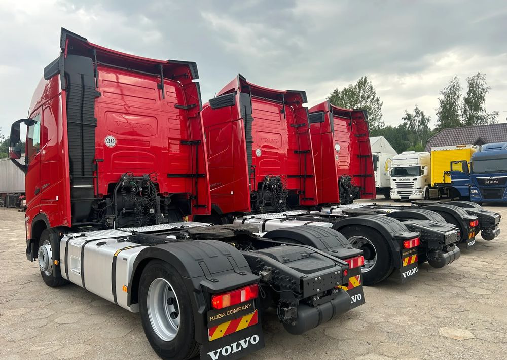 Volvo FH5 500 KM I-SAVE / ACC / KLIMA POSTOJOWA / PO ZŁOTYM KONTRAKCIE / 3 SZTUKI !! - Tractor unit: picture 4 Volvo FH5 500 KM I-SAVE / ACC / KLIMA POSTOJOWA / PO ZŁOTYM KONTRAKCIE / 3 SZTUKI !! - Tractor unit: picture 4