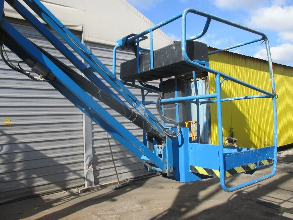 Vertical mast lift Genie GR 26 J: picture 9