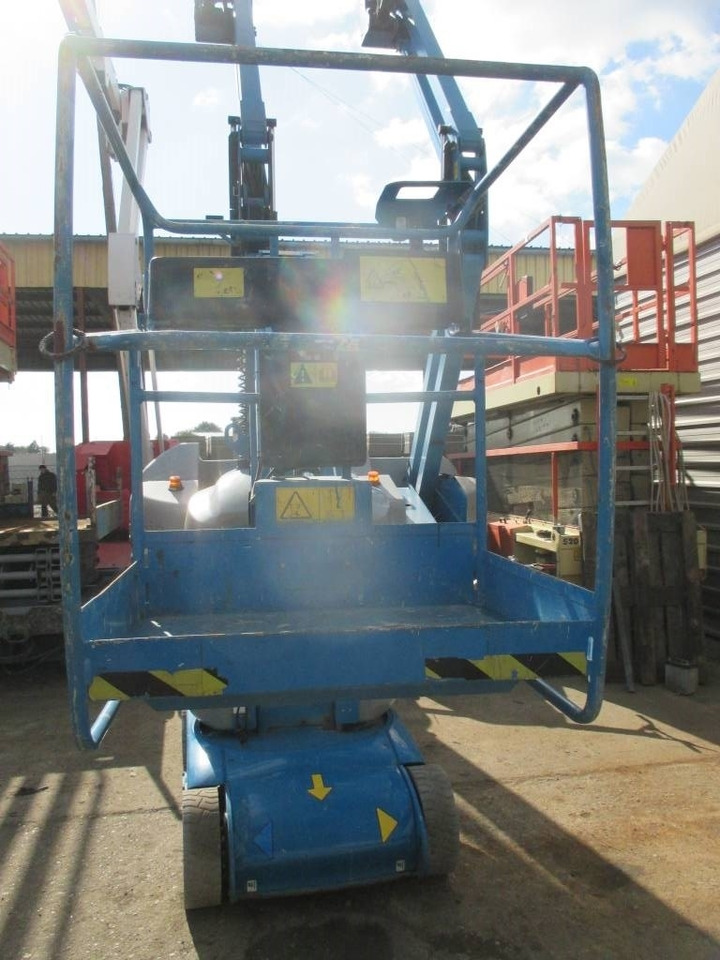 Vertical mast lift Genie GR 26 J: picture 7