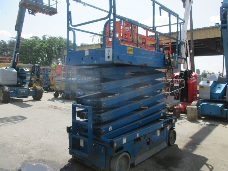 Scissor lift Haulotte Compact 14: picture 6