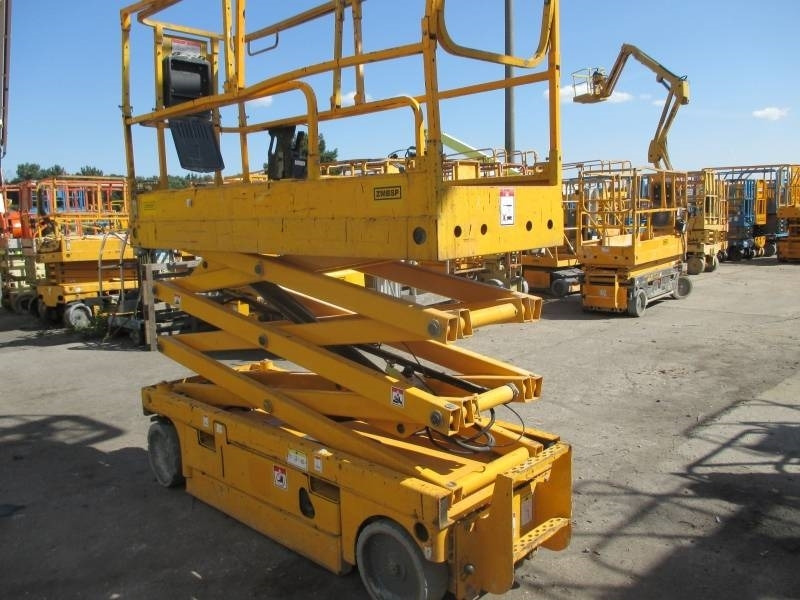 Haulotte Compact 8 - Scissor lift: picture 4 Haulotte Compact 8 - Scissor lift: picture 4