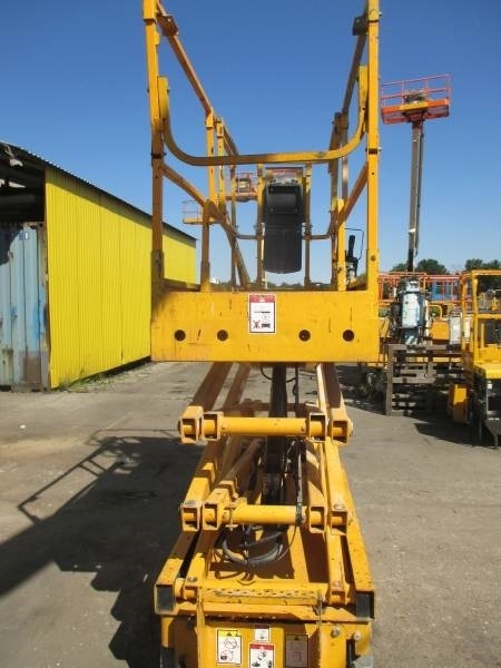 Haulotte Compact 8 - Scissor lift: picture 3 Haulotte Compact 8 - Scissor lift: picture 3