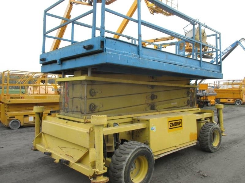 Holland Lift B 165 DL 24 - Scissor lift: picture 3 Holland Lift B 165 DL 24 - Scissor lift: picture 3