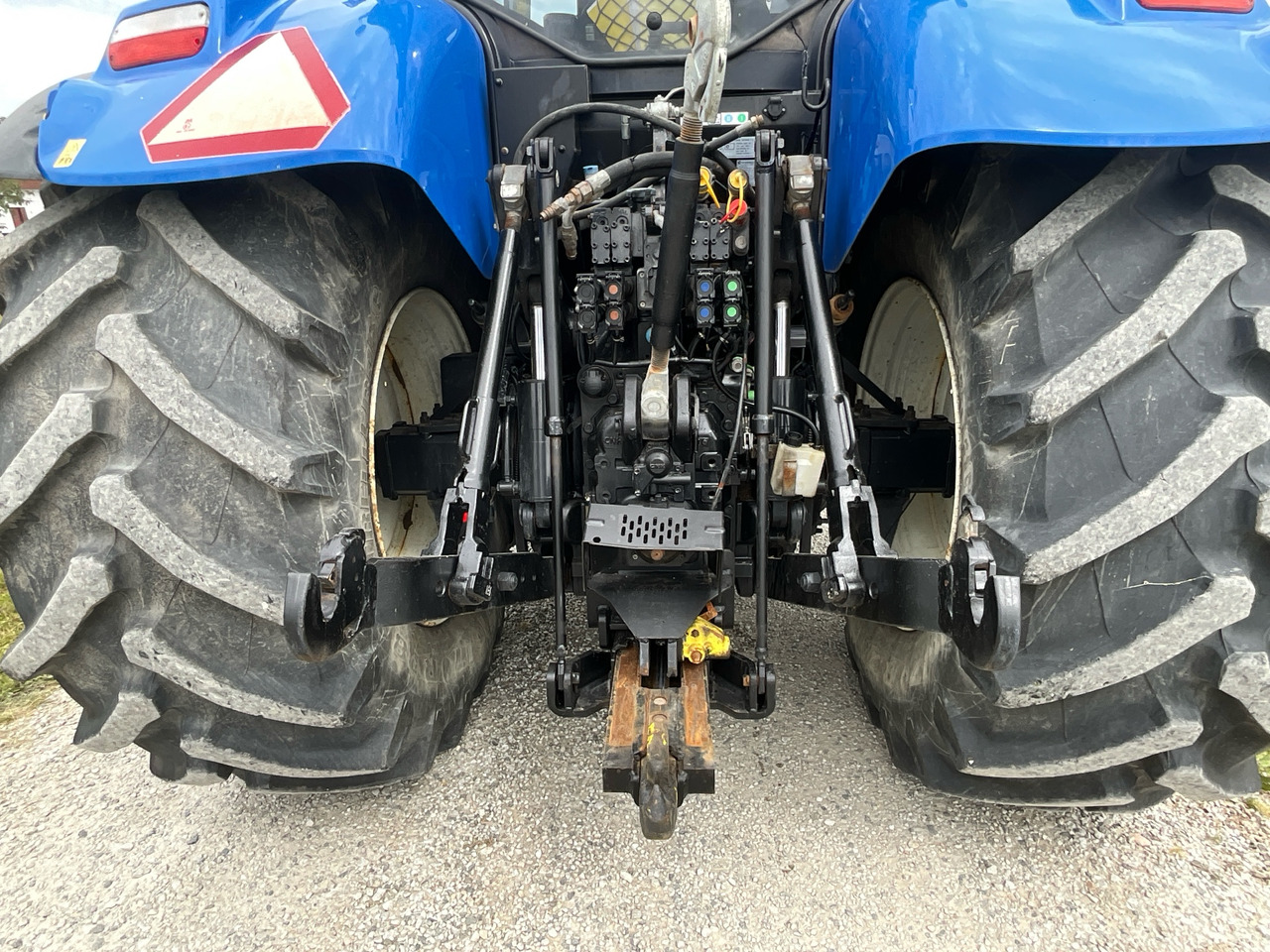 NEW HOLLAND T7 245 - Farm tractor: picture 5 NEW HOLLAND T7 245 - Farm tractor: picture 5