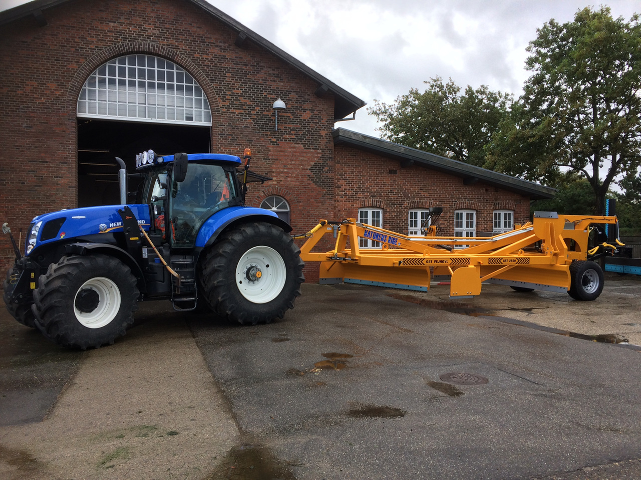 GST 2550 Gravel road tractor Grader - Grader: picture 5 GST 2550 Gravel road tractor Grader - Grader: picture 5