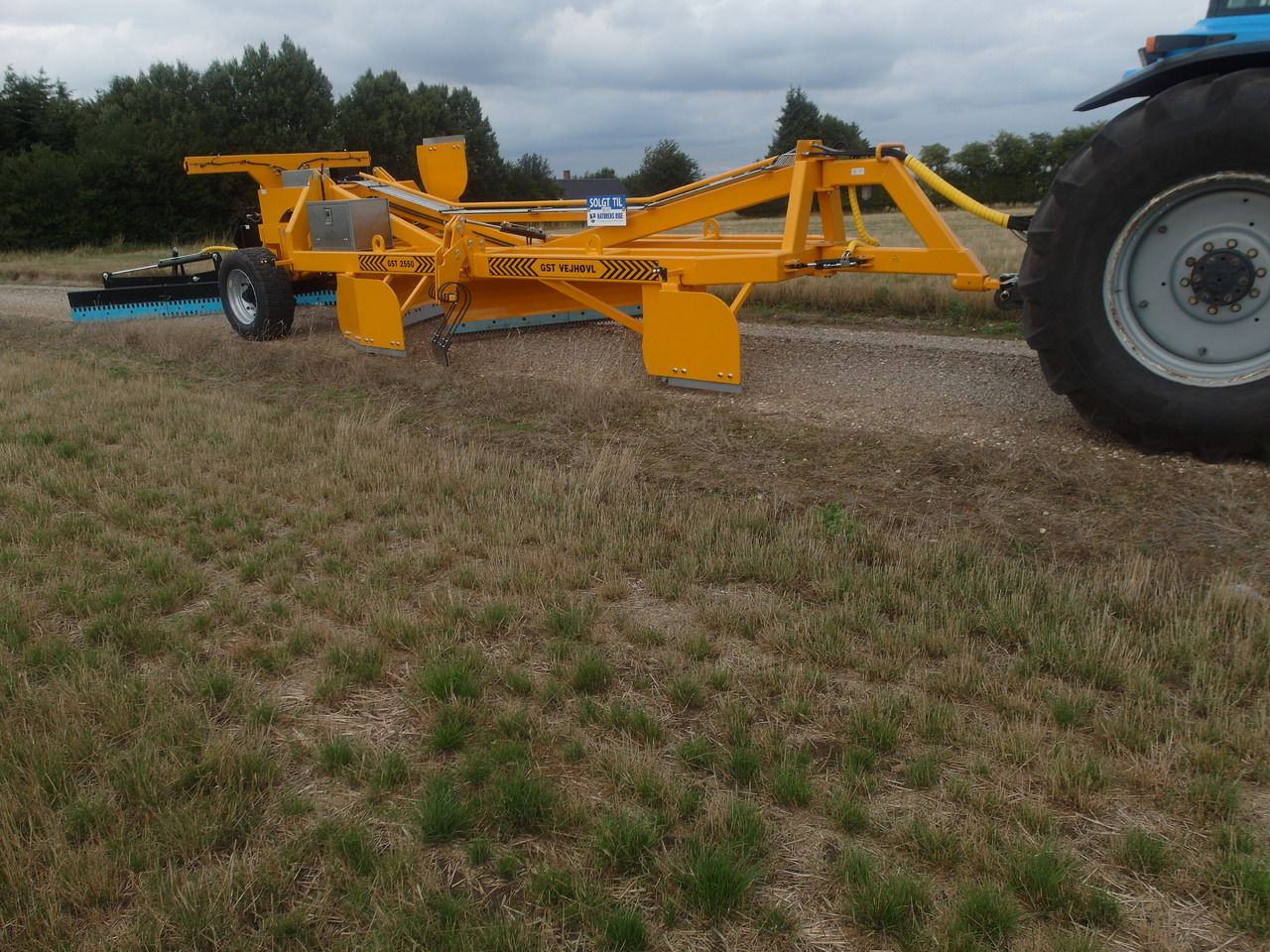 GST 2550 Gravel road tractor Grader - Grader: picture 1 GST 2550 Gravel road tractor Grader - Grader: picture 1