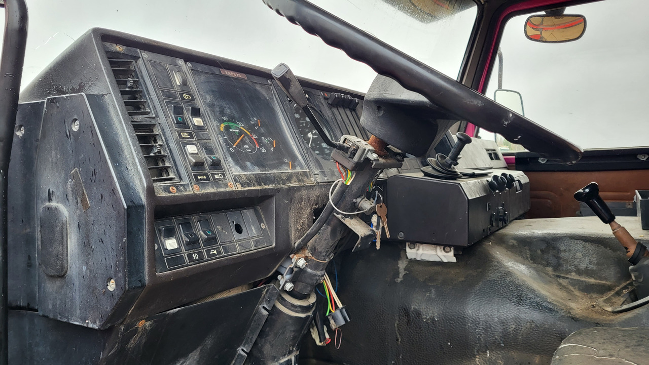 Tractor unit SCANIA R 142 H 6X2 SU KRANU: picture 32