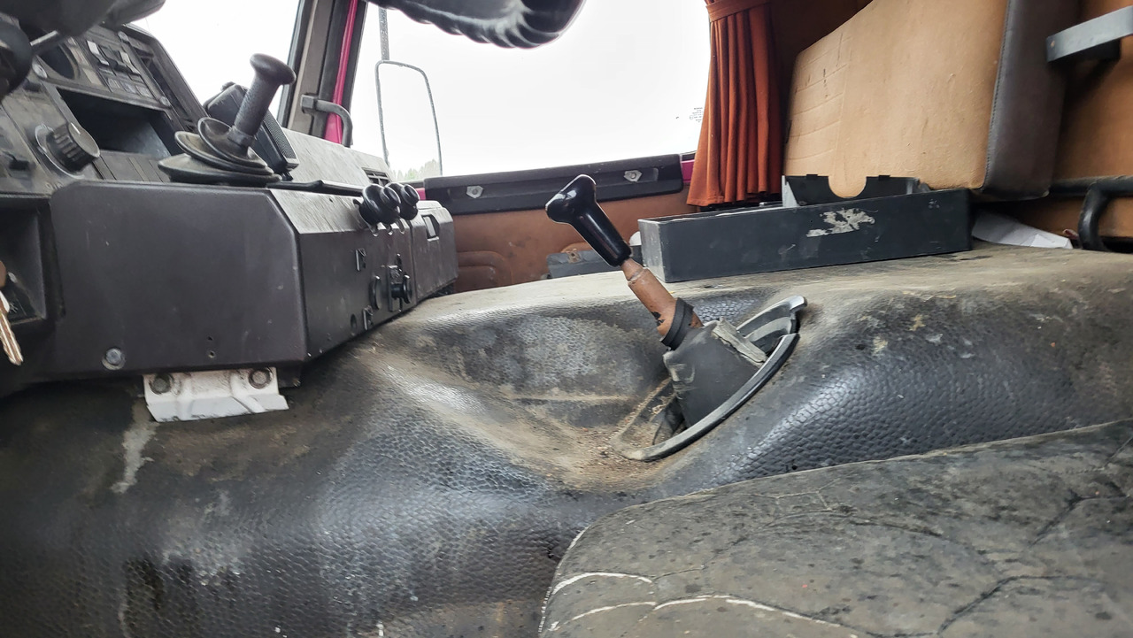 Tractor unit SCANIA R 142 H 6X2 SU KRANU: picture 33