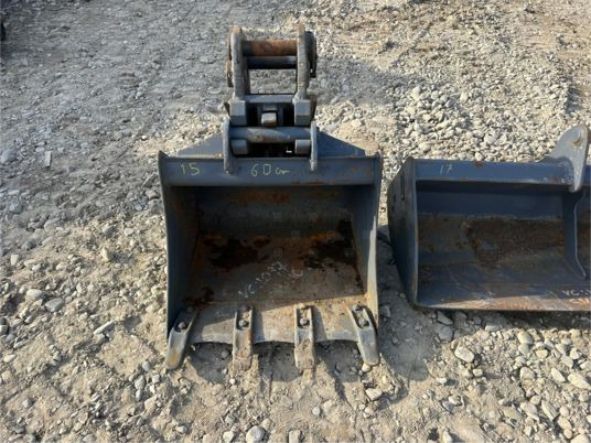 Attache rapide et godets volvo S40 - Excavator bucket: picture 5 Attache rapide et godets volvo S40 - Excavator bucket: picture 5