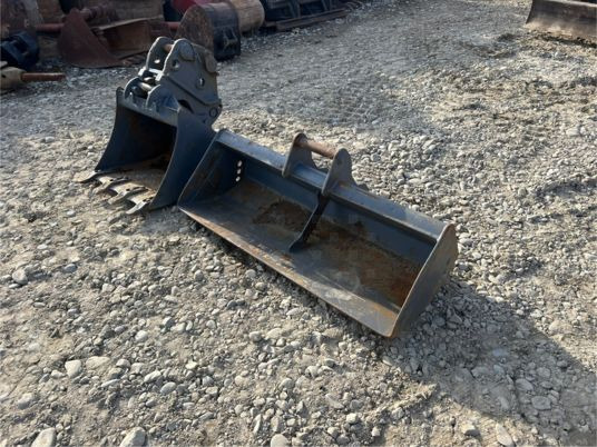 Attache rapide et godets volvo S40 - Excavator bucket: picture 4 Attache rapide et godets volvo S40 - Excavator bucket: picture 4