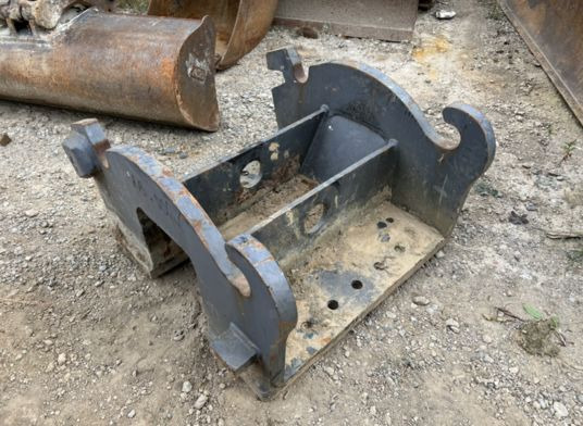 Platine à boulonner verachtert CW40 - Attachment for Construction machinery: picture 3 Platine à boulonner verachtert CW40 - Attachment for Construction machinery: picture 3