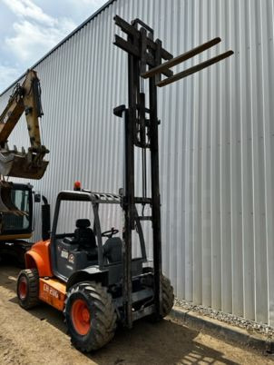 Ausa C200HX4 - 4x4 à 16500€ HT - Forklift: picture 4 Ausa C200HX4 - 4x4 à 16500€ HT - Forklift: picture 4