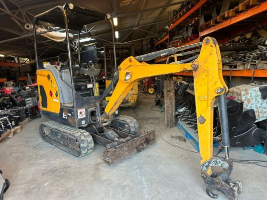 Bobcat E17 à 14 900 € HT - Mini excavator: picture 5 Bobcat E17 à 14 900 € HT - Mini excavator: picture 5