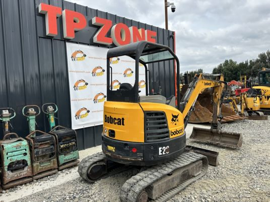 Bobcat E26 à 18900 € HT - Mini excavator: picture 5 Bobcat E26 à 18900 € HT - Mini excavator: picture 5