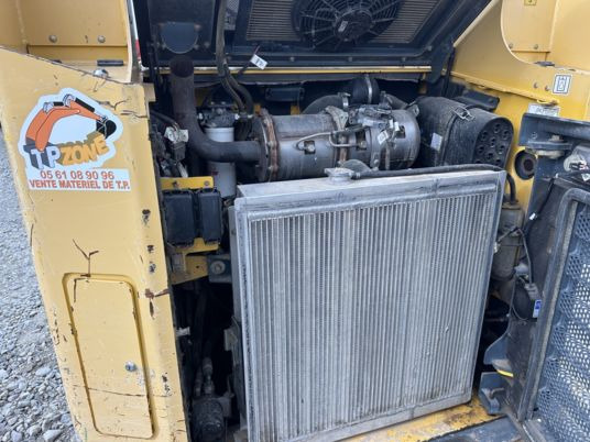 Compact track loader Gehl RT175 High Flow Joystick Clim à 29900 € HT: picture 8 Compact track loader Gehl RT175 High Flow Joystick Clim à 29900 € HT: picture 8