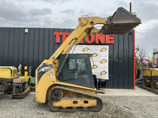 Compact track loader Gehl RT175 High Flow Joystick Clim à 29900 € HT: picture 10 Compact track loader Gehl RT175 High Flow Joystick Clim à 29900 € HT: picture 10