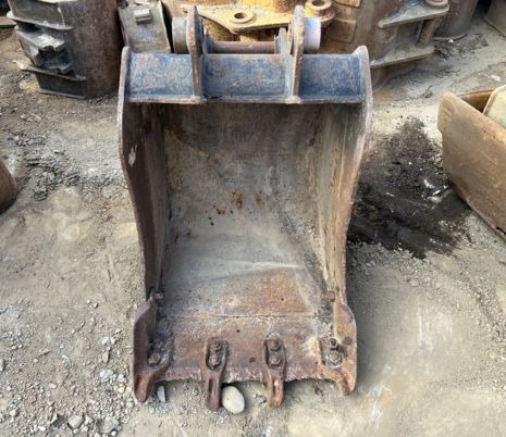 Godet attache jcb pour pelle de 5T à 9T - Excavator bucket: picture 1 Godet attache jcb pour pelle de 5T à 9T - Excavator bucket: picture 1