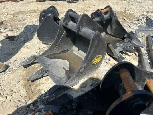 Godet geith QR30 - axe 30 mm - Bucket: picture 2 Godet geith QR30 - axe 30 mm - Bucket: picture 2