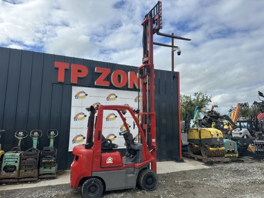 Nissan CHARIOT DIESEL 1T5 à 10500 € HT - Diesel forklift: picture 1 Nissan CHARIOT DIESEL 1T5 à 10500 € HT - Diesel forklift: picture 1
