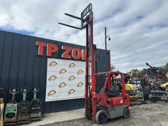 Nissan CHARIOT DIESEL 1T5 à 10500 € HT - Diesel forklift: picture 4 Nissan CHARIOT DIESEL 1T5 à 10500 € HT - Diesel forklift: picture 4